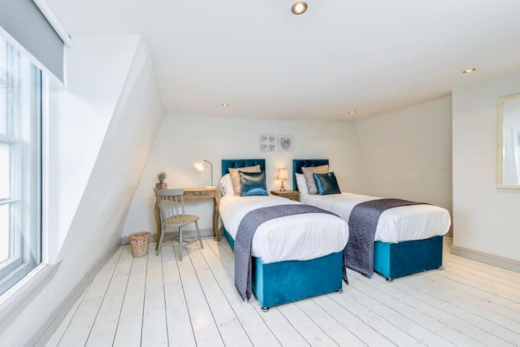 Victorian Townhouse - Stamford Centre - 2 Big Bedrooms, Living Room Kitchen Etc Tastefully Decorated Kültér fotó